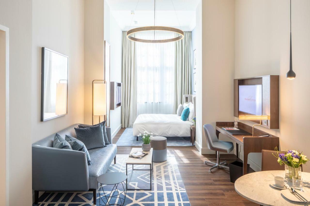 เฟรเซอร์ สวีท ฮัมบวร์ค Hotel ฮัมบูร์ก ภายนอก รูปภาพ A room at the hotel