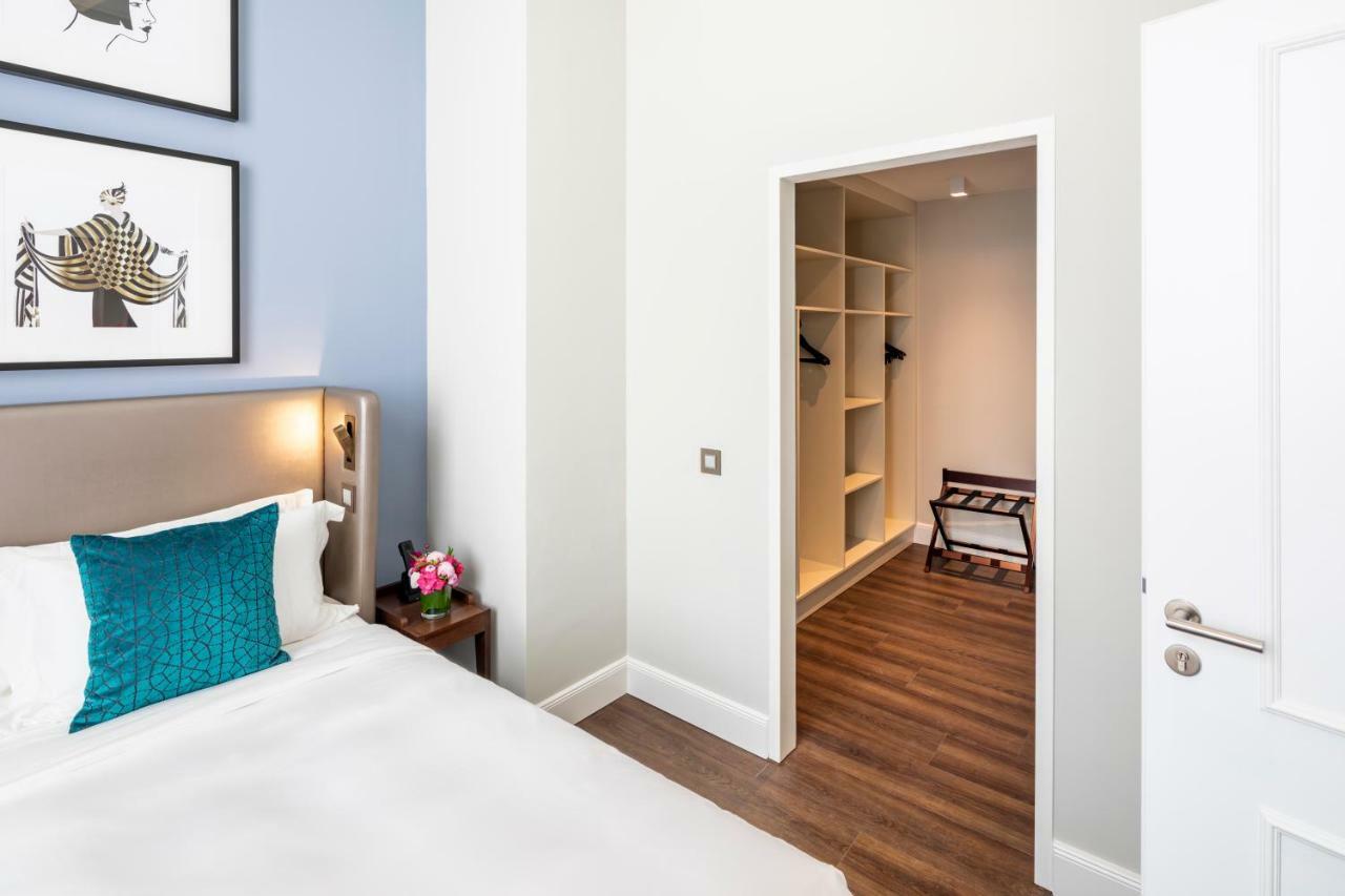เฟรเซอร์ สวีท ฮัมบวร์ค Hotel ฮัมบูร์ก ภายนอก รูปภาพ A bedroom at the hotel